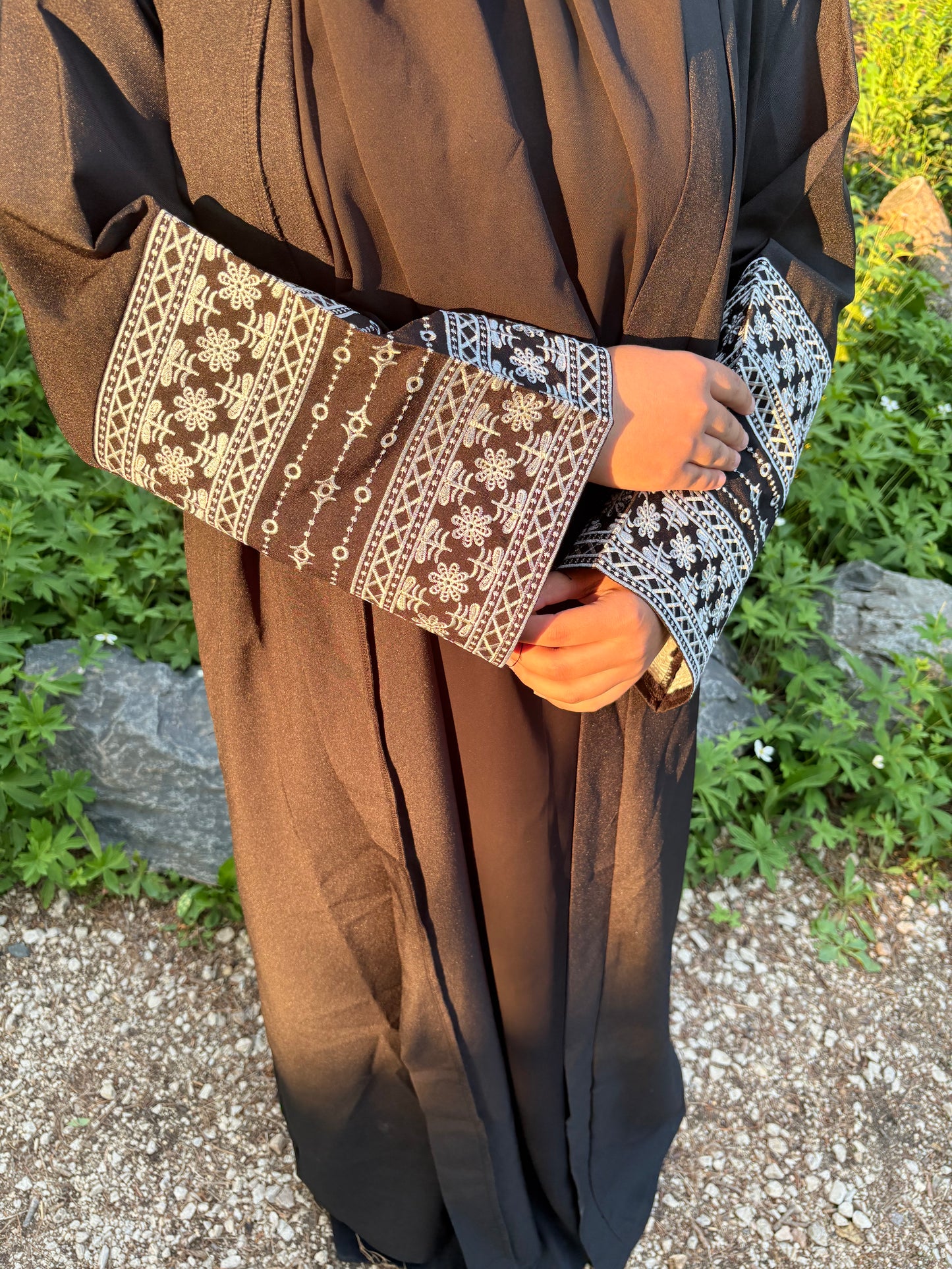 Yara Embroidered Open Abaya