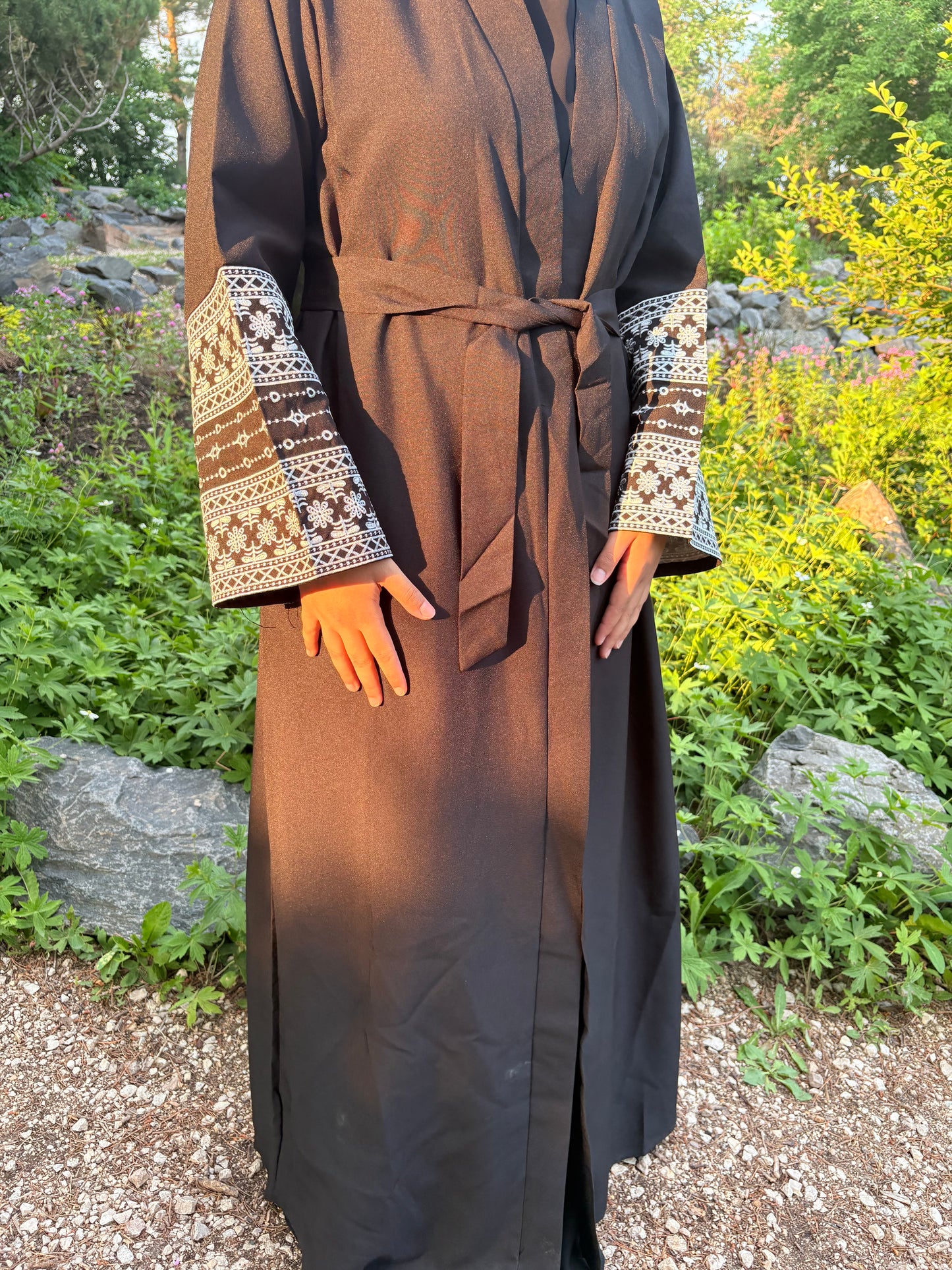 Yara Embroidered Open Abaya